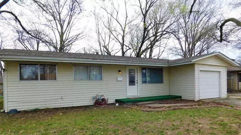 317 E Jennings St, Salem, IL 62881 photo 1
