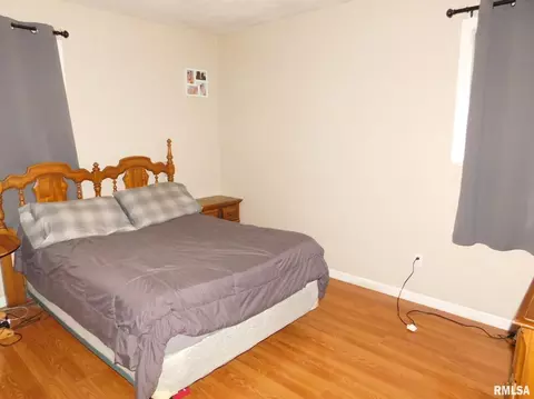 317 E Jennings St, Salem, IL 62881 photo 10