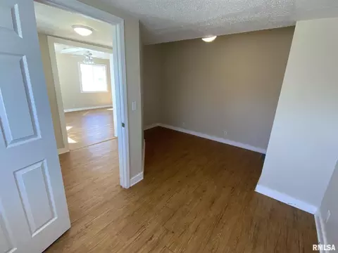 405 W Helen Ave, Christopher, IL 62822 photo 7