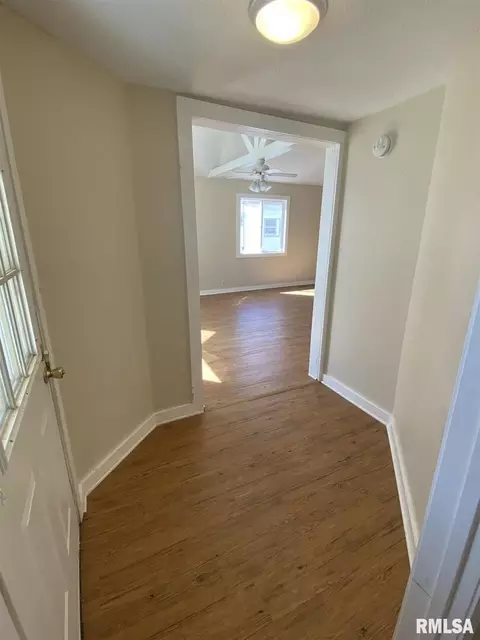 405 W Helen Ave, Christopher, IL 62822 photo 8