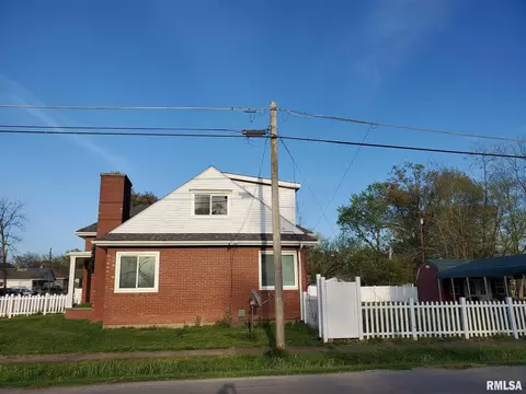 829 Dewey St, Eldorado, IL 62930 photo 3