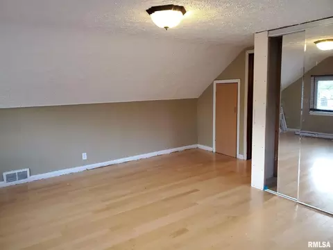 829 Dewey St, Eldorado, IL 62930 photo 20