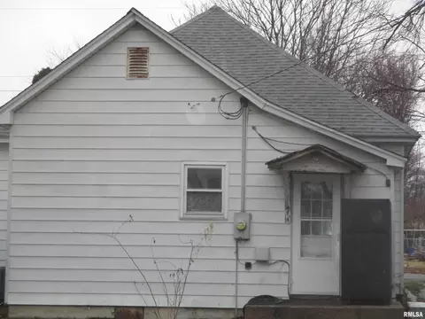 208 E Reed St, Benton, IL 62812 photo 14