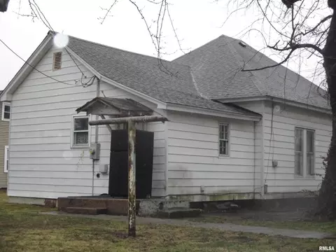 208 E Reed St, Benton, IL 62812 photo 15