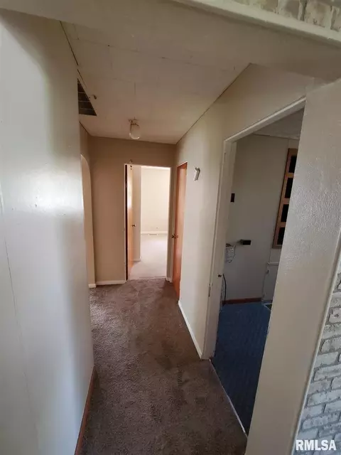 602 E 13th St, Centralia, IL 62801 photo 8