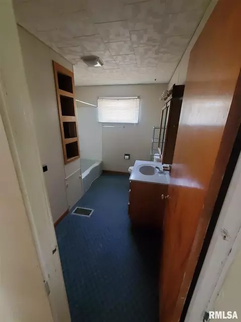 602 E 13th St, Centralia, IL 62801 photo 9