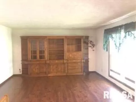 70 Park Forest Dr, Centralia, IL 62801 photo 6