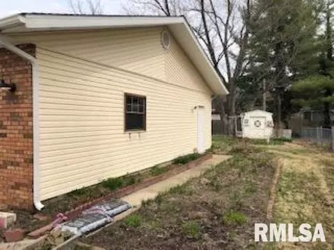 70 Park Forest Dr, Centralia, IL 62801 photo 25