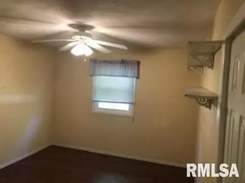 70 Park Forest Dr, Centralia, IL 62801 photo 13
