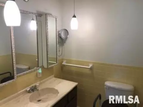 70 Park Forest Dr, Centralia, IL 62801 photo 12