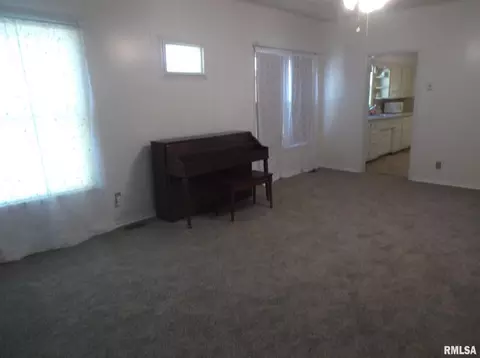 208 S 8th St, Herrin, IL 62948 photo 6