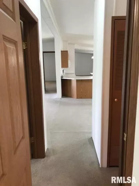 305 W Washington St, Dix, IL 62830 photo 15