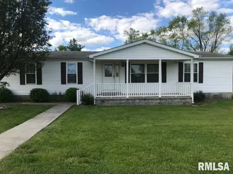 305 W Washington St, Dix, IL 62830 photo 2