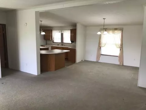 305 W Washington St, Dix, IL 62830 photo 32