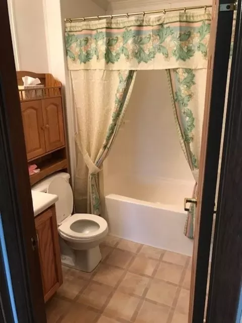 305 W Washington St, Dix, IL 62830 photo 16