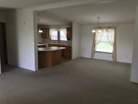 305 W Washington St, Dix, IL 62830 photo 31
