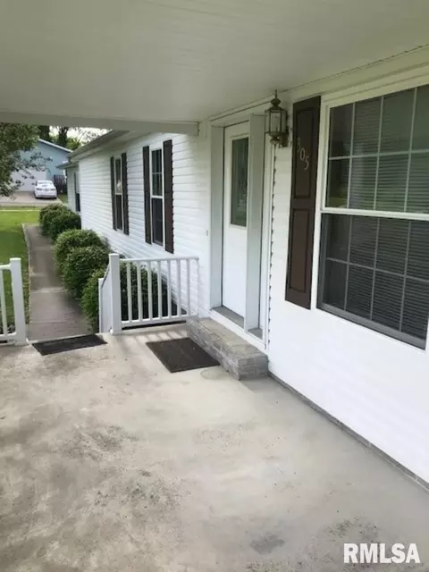 305 W Washington St, Dix, IL 62830 photo 12
