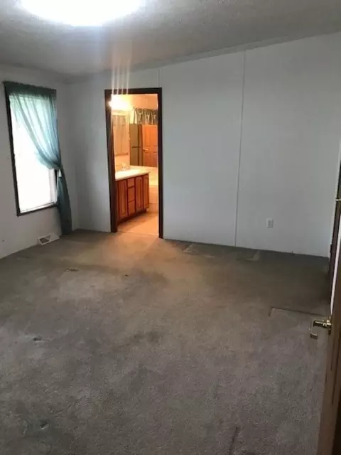 305 W Washington St, Dix, IL 62830 photo 21