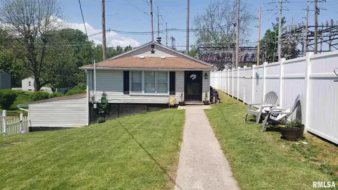1509 Oak St, Chester, IL 62233 photo 1