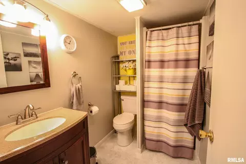207 Herbert Ave, Carmi, IL 62821 photo 25