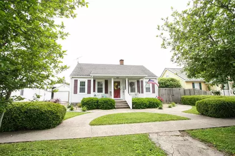 207 Herbert Ave, Carmi, IL 62821 photo 3