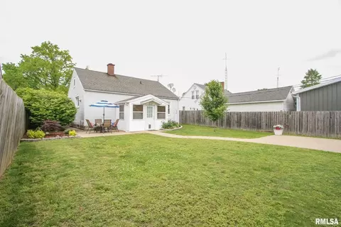 207 Herbert Ave, Carmi, IL 62821 photo 7