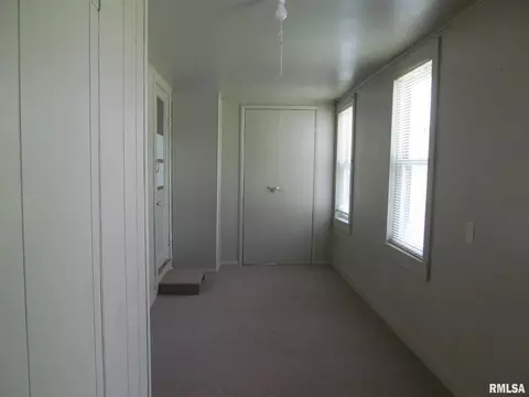 218 E South St, Dix, IL 62830 photo 29