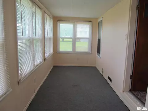 218 E South St, Dix, IL 62830 photo 26