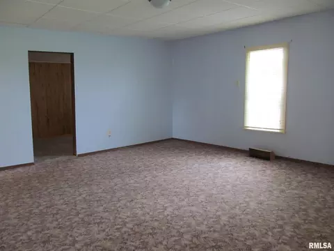 218 E South St, Dix, IL 62830 photo 25
