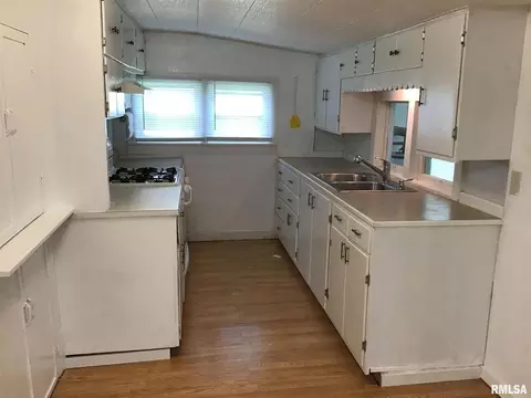 218 E South St, Dix, IL 62830 photo 31