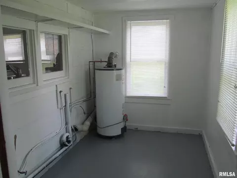 218 E South St, Dix, IL 62830 photo 34