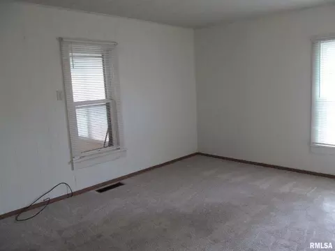 218 E South St, Dix, IL 62830 photo 19