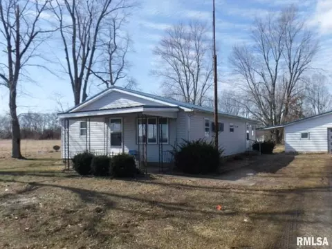 2449 Sands Rd, Salem, IL 62881 photo 1