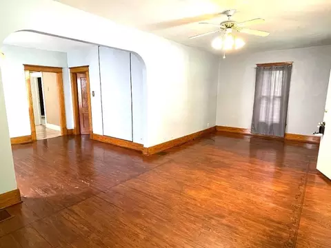 403 S Sycamore St, Centralia, IL 62801 photo 2
