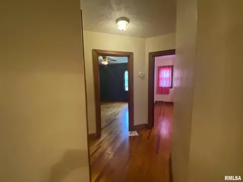 200 E Bennett, Salem, IL 62881 photo 22