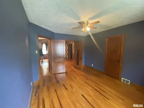 200 E Bennett, Salem, IL 62881 photo 25