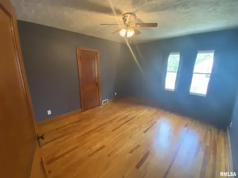 200 E Bennett, Salem, IL 62881 photo 24