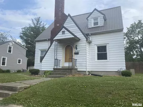 200 E Bennett, Salem, IL 62881 photo 1