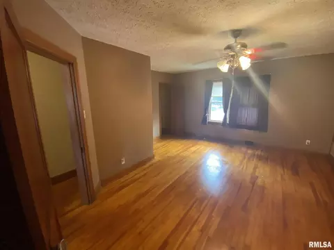 200 E Bennett, Salem, IL 62881 photo 30
