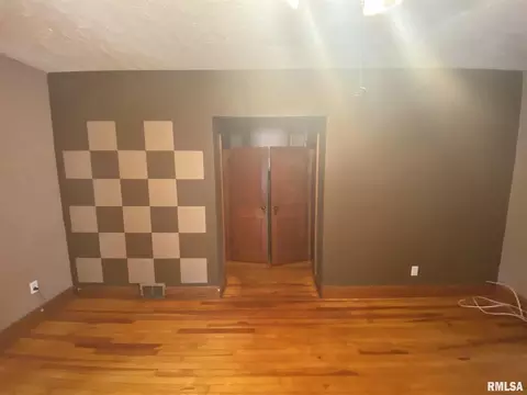 200 E Bennett, Salem, IL 62881 photo 31
