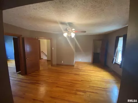 200 E Bennett, Salem, IL 62881 photo 34