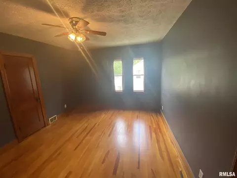 200 E Bennett, Salem, IL 62881 photo 26