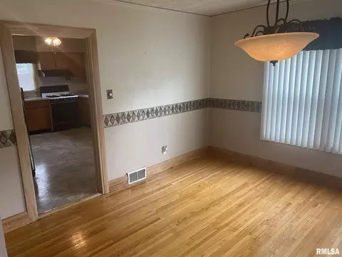200 E Bennett, Salem, IL 62881 photo 11