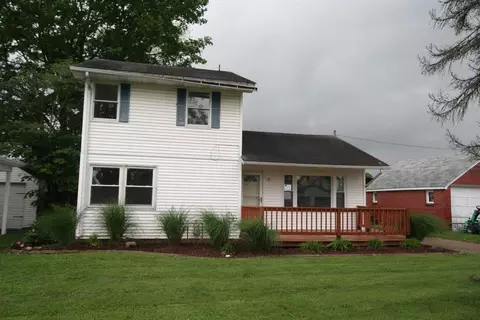 137 11th St, Carmi, IL 62821 photo 1