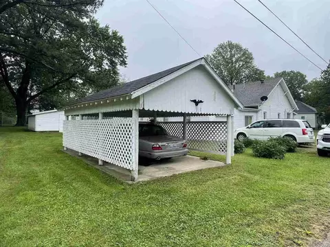 612 Basinger St, Eldorado, IL 62930 photo 15