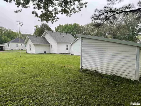 612 Basinger St, Eldorado, IL 62930 photo 18