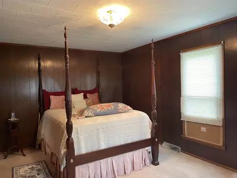 612 Basinger St, Eldorado, IL 62930 photo 10