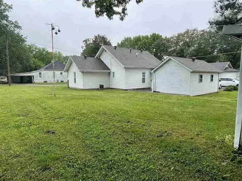 612 Basinger St, Eldorado, IL 62930 photo 17