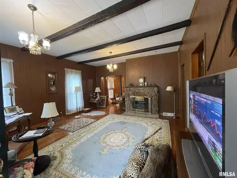 612 Basinger St, Eldorado, IL 62930 photo 3