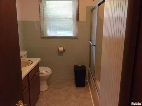 15075 E Reef Rd, Mount Vernon, IL 62864 photo 9